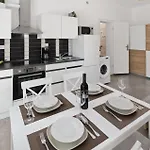 Gorgeous In With Wifi Apartament