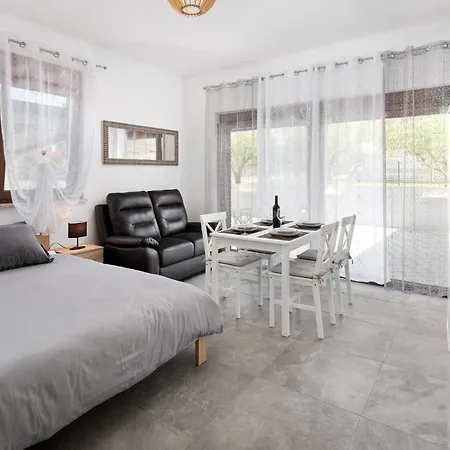 Gorgeous In With Wifi Apartment