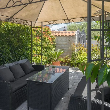 Amazing Apartment In Porec 아파트
