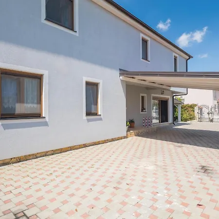 Appartement Gorgeous In With Wifi