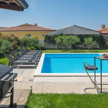 Apartment Amazing Apartment In Porec