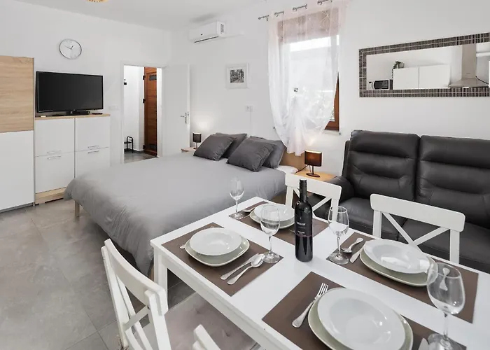 Apartman Gorgeous In With Wifi Poreč